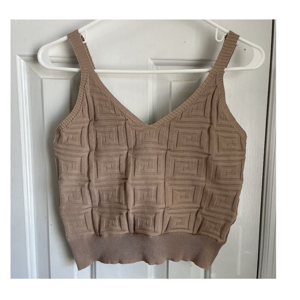 Beige Textured Knit Geometric V-Neck Wide Strap Sleeveless Cropped Tank Top